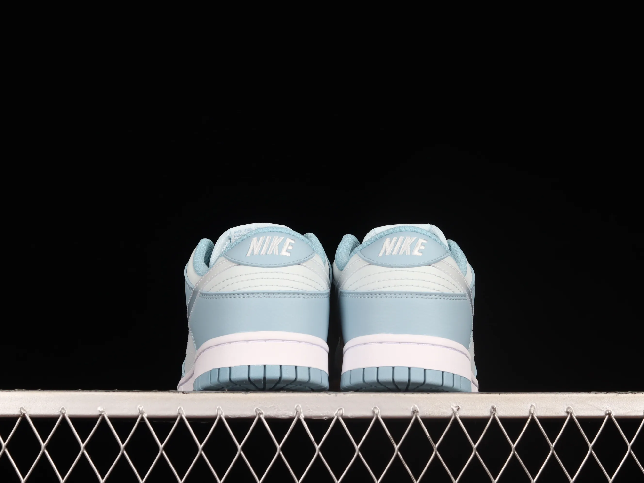 All categories Nk SB Dunk series Nk SB Dunk Low low-top sneakers Nk Dunk Low blue gray SB smashed backboard fashion casual sneakers DH9765-401